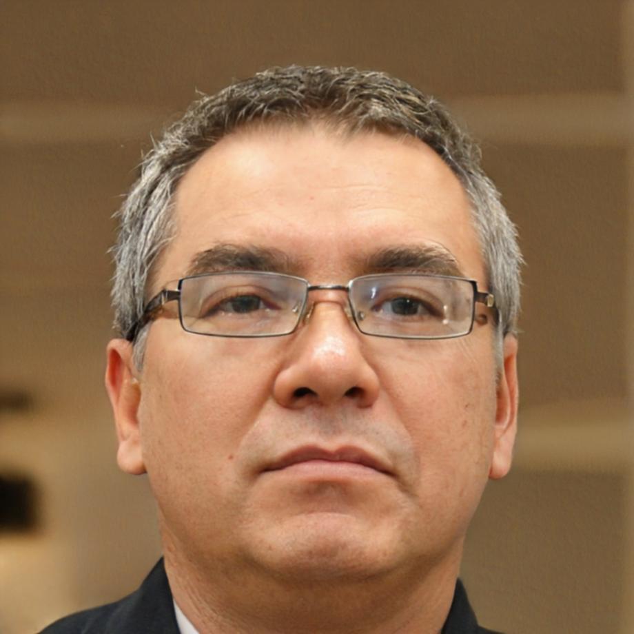 Portrait de Pierre Lemoine, expert en gestion budgétaire